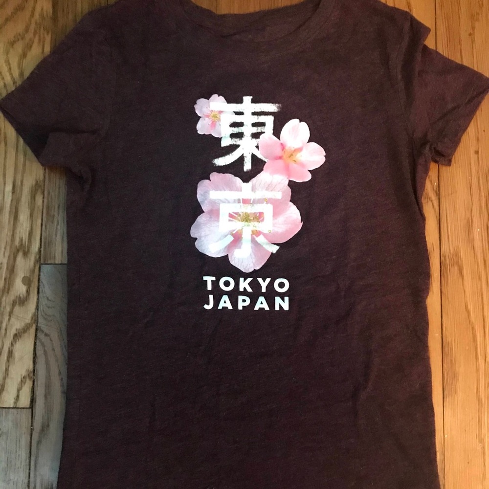 COPY - Tokyo Japan shirt- like new